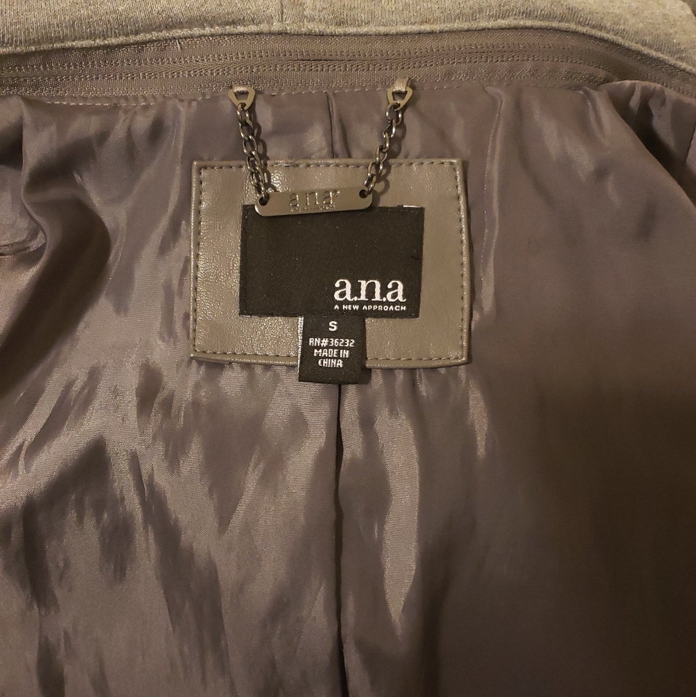 Jacket - Picture 4 of 4